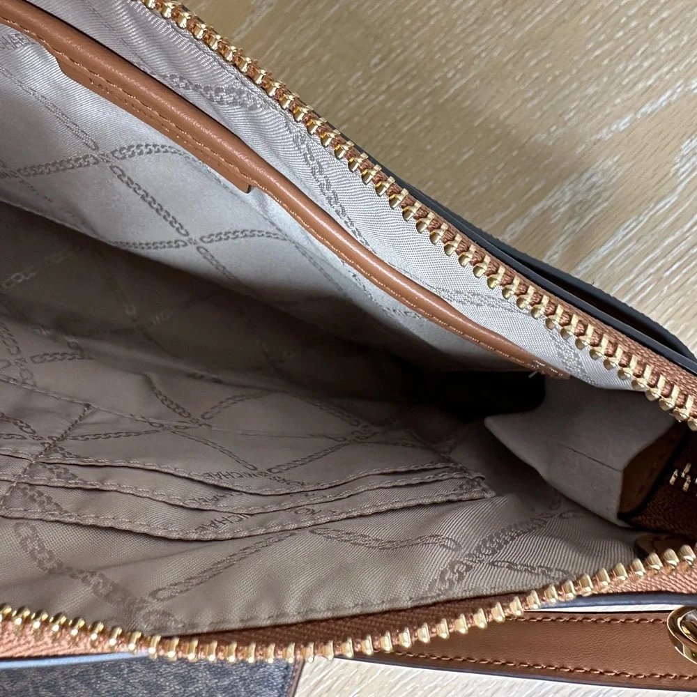 NWOT Michael Kors Logo Brown Pochette Shoulder Bag w/ Matching Passport Wallet - Picture 9 of 13